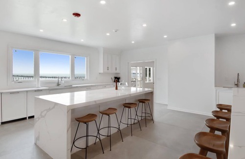 Royal Oak House | Private Waterfront Retreat Center, New Reno on 18 Acres