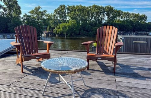 Stadionbuurt Boat Rental | Private watervilla 60m² nearby Amsterdam centre+ rooftop terrace