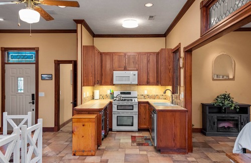 Mountain Home Cottage | Private White River Estate on 214 acres. ATV/hiking trails. Pets stay free