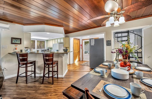 Lake Harmony Estates House | Private Wooded 1.5 Acre, 2 houses, 2 Hot Tub, Pool Table, Game Room, Near Slopes