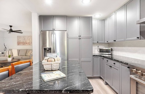 Franklin House | Private Wooded Guest House - Franklin/Brentwood