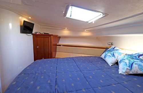 Parque das Nacoes Boat Rental | Private yacht, we love our guests