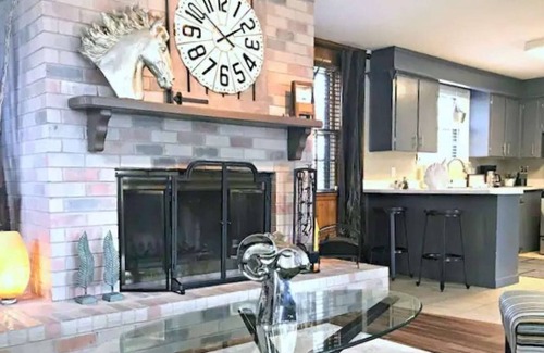 Hickory Bend House | Private yard with covered gazebo, grill & picnic area. Ten miles to downtown!
