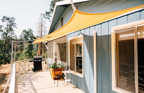 Mariposa House | Private Yosemite County home. On 40 Acres!