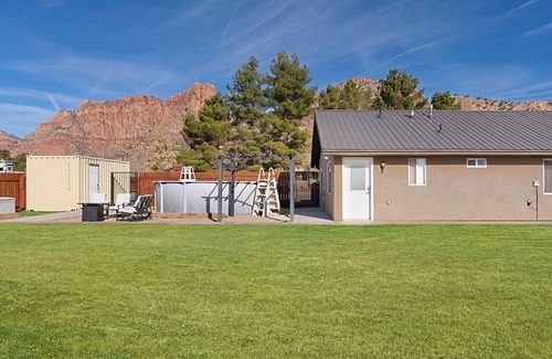 Colorado City House | Private Zion Stay: Seasonal Pool, Fire-Pit, BBQ Grill, + Red Rock Views