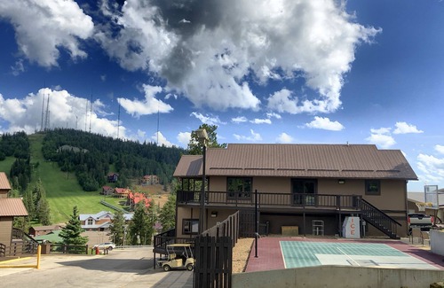 Lead Condo | Privately Owned 2 Bedroom condo located at Terry Peak.