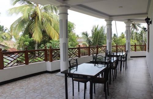 Weligama Villa | Privet Villa Lion Place in waligama has 10 beds rooms with one family rooms