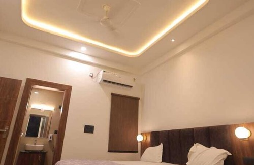 Vrindavan House | PriyaKunj Dham Guest House