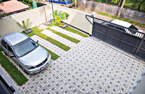 Pinwatta Apartment | Priyalanka Aprtments
