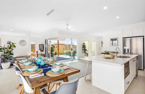 Casuarina House | "PRIZE HOME" - 2 min walk to beach