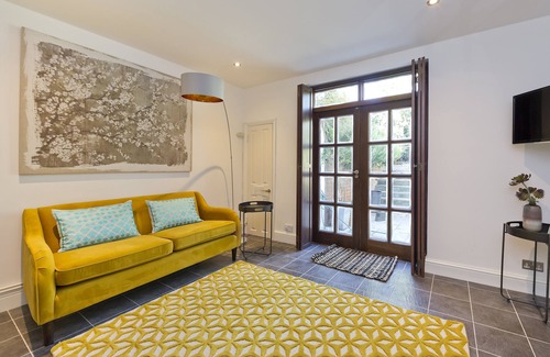 North Kensington House | Pro- Managed, Brand New Maisonette with Garden