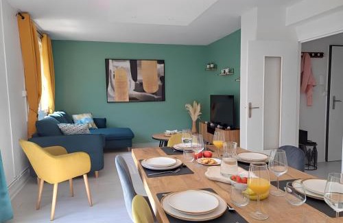 Saint-Honore - Jeanne d'Arc Apartment | Proche CHU - 4 couchages - Parking gratuit - Local vélo