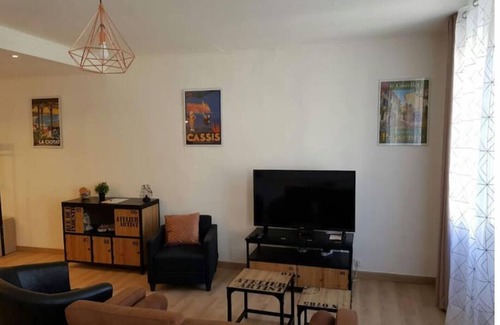 Cuges-les-Pins Apartment | Proche de Marseille Cassis La Ciotat Paul Ricard