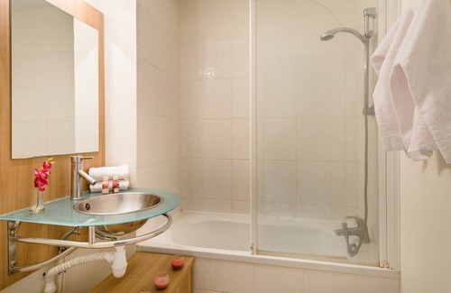 Azay-le-Rideau House | Proche du Château ! Maisonette avec accès Piscine