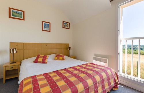 Azay-le-Rideau House | Proche du Château ! Maisonette avec accès Piscine