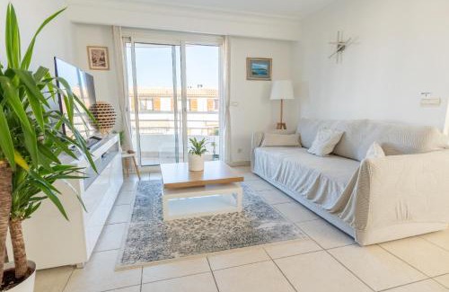 Plaine de la Brague Apartment | Proche Thalazur et plages, Parking privé, Piscine