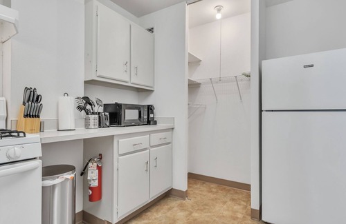 Downtown Harrisburg Apartment | Professional 2br apartment I Near Hospitals