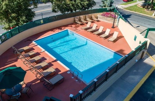 Downtown Harrisburg Apartment | Professional 2br apartment I Near Hospitals