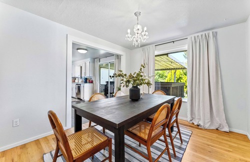 Boise Bench House | Professionally designed mid-century modern excellent location near BSU/Downtown