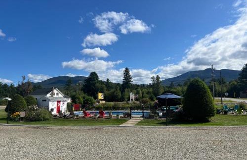 Twin Mountain Hotel | Profile Deluxe Motel