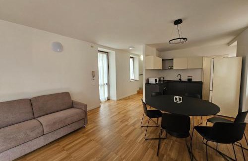 Peschiera del Garda City Centre Apartment | Profumo di Lago Peschiera-by Goccia di Lago