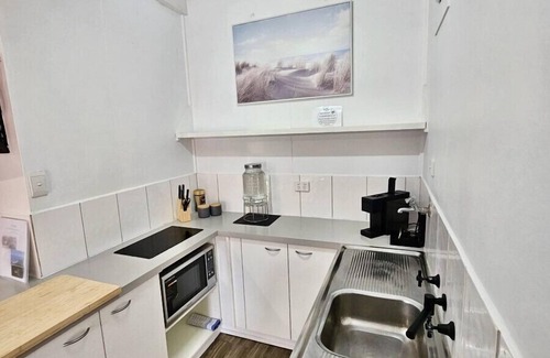 Sandy Point Condo | Prom Coast 4~ Slice of Paradise ~ Stunning Beach!