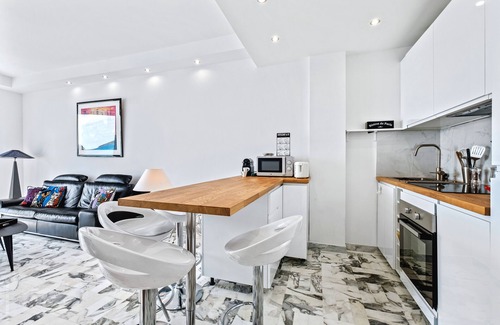 Fabron Apartment | Promenade Pearl - Stunning sea View Flat on the Promenade des Anglais