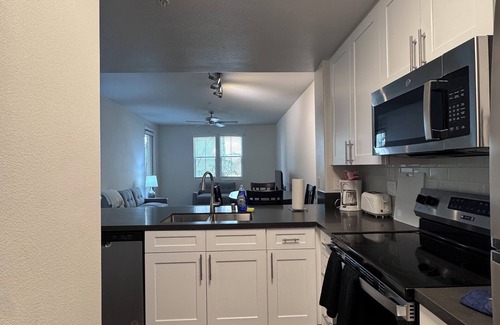 Mission Valley East Apartment | Promenade Rio Vista: 1BR Light-Filled Retreat – Mission Valley, San Diego