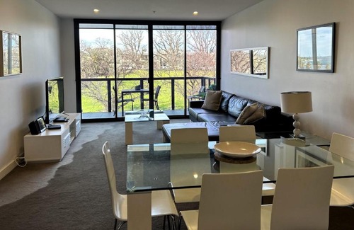 Geelong Apartment | PROMENADE TOWERS 3 Bedroom Apartment with Bay Views on the Geelong Waterfront - 403