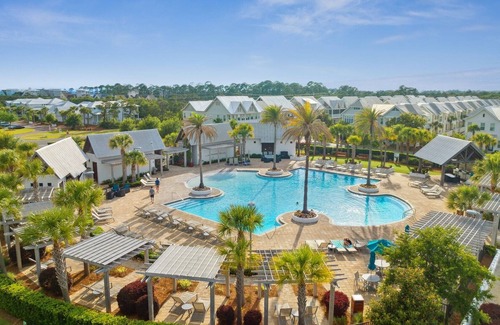 Santa Rosa Beach House | Prominence on 30A Hakuna Matata - Next to the Pool! Free Golf, Sleeps 10