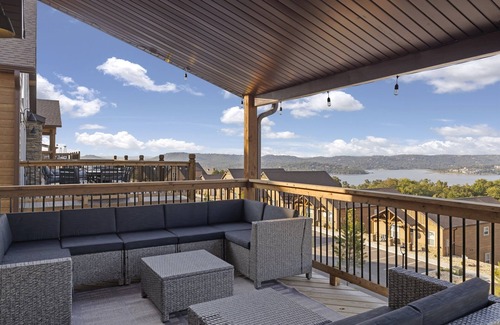 Kimberling City House | PROMO 10% OFF Indoor - Outdoor Pools! Lazy River! Lux Lake Views!/Hot Tub!