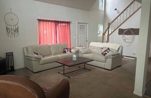 Mount Shasta House | PROMO 10% WEEKLY AND 15% MONTHLY DISCOUNTnMt. Shasta Cabin/Black Butte Mountain