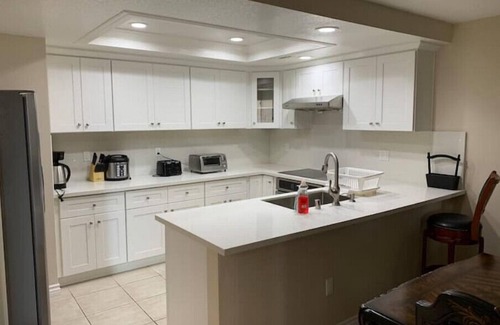 West Covina House | PROMO 5% WEEKLY/10% MONTHLY DISCOUNTnSummer Special Comfort townhouse 4BE/2.5BA
