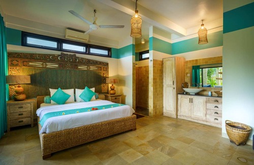 Temukus Villa | PROMO Beachfront oasis. Private pool and firepit