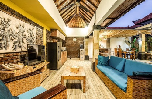 Kerobokan Villa | PROMO! Boho Chic 3BR Private Pool Villa with Bath tubs & Hammock in Seminyak