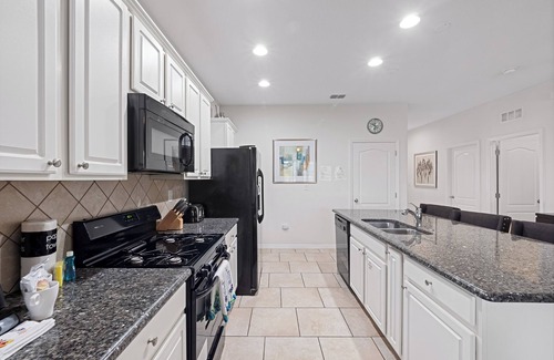 Loughman House | PROMO Charming 5BR Townhome, Pool, Resort - by Blue Sky Villas