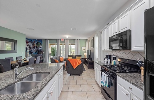 Loughman House | PROMO Charming 5BR Townhome, Pool, Resort - by Blue Sky Villas
