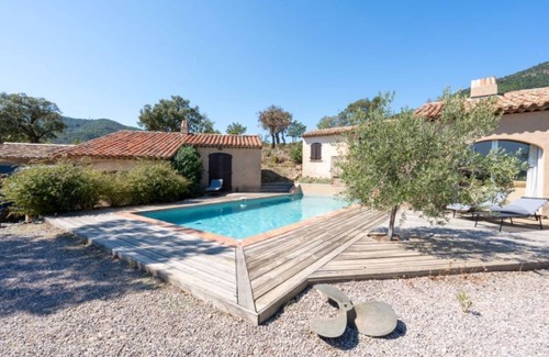 Plan-de-la-Tour House | PROMO from 07/27 to 03/08 House in the Gulf of Saint-Tropez. Tower map