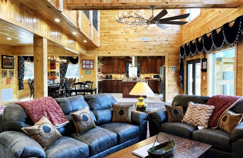 Wears Valley Cabin | Promo*Panoramic 360 view-Hot tub-Hogwarts Dorm-MardiGras Bar-themed theater