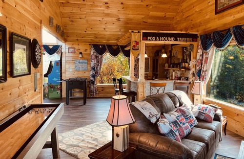 Wears Valley Cabin | Promo*Panoramic 360 view-Hot tub-Hogwarts Dorm-MardiGras Bar-themed theater