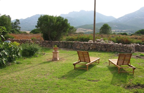 Calenzana Villa | PROMOTION! A charming villa with a beautiful garden and a view of the mountains