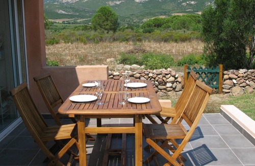 Calenzana Villa | PROMOTION! A charming villa with a beautiful garden and a view of the mountains