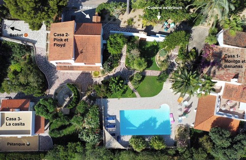Javea Town Center Villa | Property with large swimming pool in a quiet and lush garden