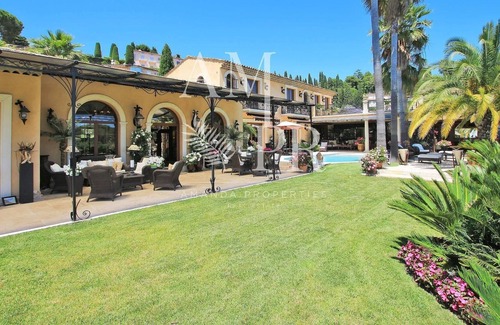 Pointe Croisette Villa | Propriété Exceptionnelle à la vue Incroyable au Pied du Vieux Village