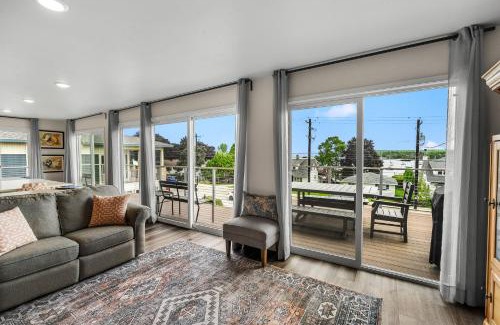 Fish Creek House | Prosecco by Simple Life Rentals
