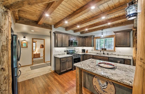 Nordman Cabin | Prospector Cabin next to ELKINS Resort and Priest Lake