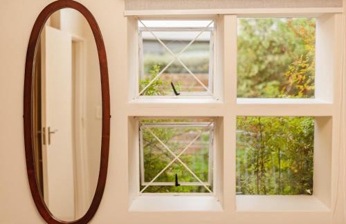 Die Boord Apartment | Protea Garden Cottage