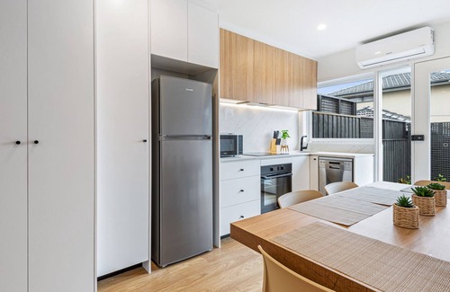 Clayton Apartment | Proton Villa Clayton 96