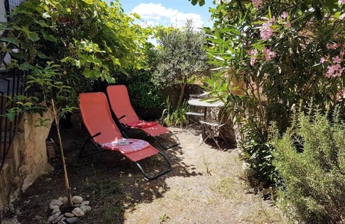 Gigondas House | Provençal natural stone cottage in Gigondas