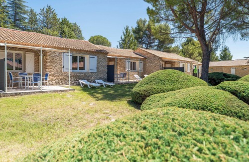 La Roque-sur-Pernes Condo | Provençal stone T3 cottage in a tourist residence